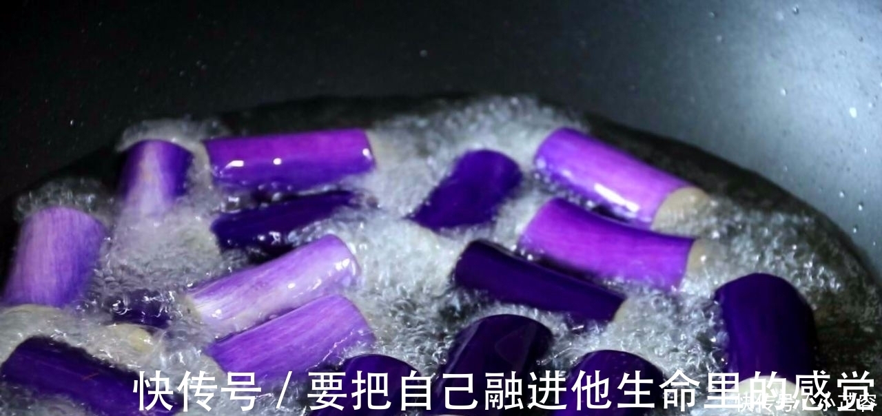 茄子|茄子别再炒着吃了，教你一种新做法，比大鱼大肉香，做三根不够吃