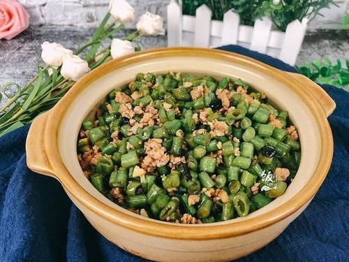 绝配|豆角和它是绝配,炒一盘下饭,保证一粒米饭都不剩,太香了