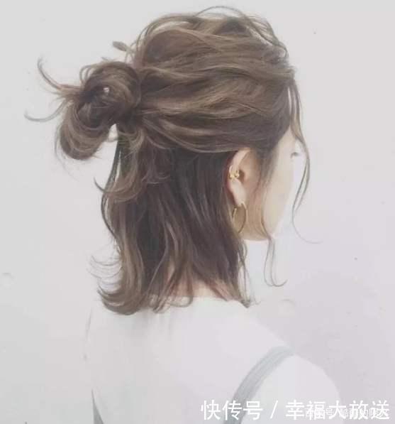 女生别总扎丸子头,今年流行这5款“半扎发”,时髦显脸小有气质