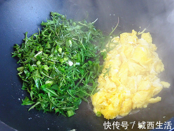 鸡蛋和它一起炒，头发乌黑，口臭没了，睡眠也好了，不懂就真亏了