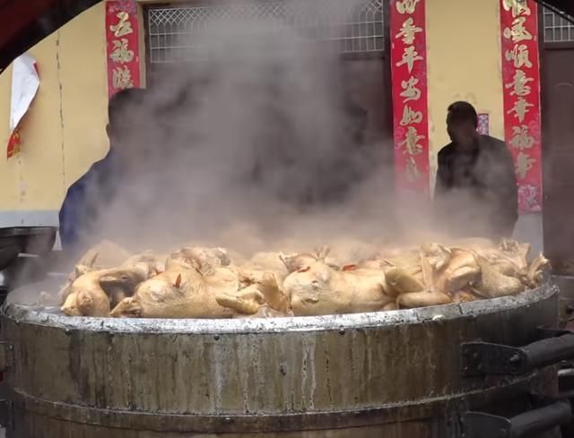 蒸鸡肉小吃|叔叔卖蒸鸡肉已经有几十年了他平均每天卖几千只蒸鸡肉可惜他没吃