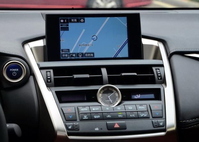 导航|为什么很多司机开车时喜欢用手机导航,而不是车载导航?长见识了