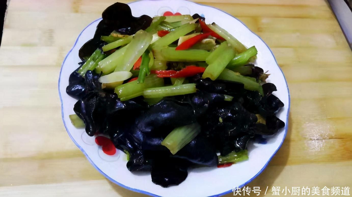 鸡蛋|冬天,吃韭菜豆角不如吃它,补充纤维和维生素,好吃不上火