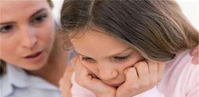 家长|宝妈带娃图书馆看书,刚想夸孩子看书认真,看清书籍名字差点抓狂