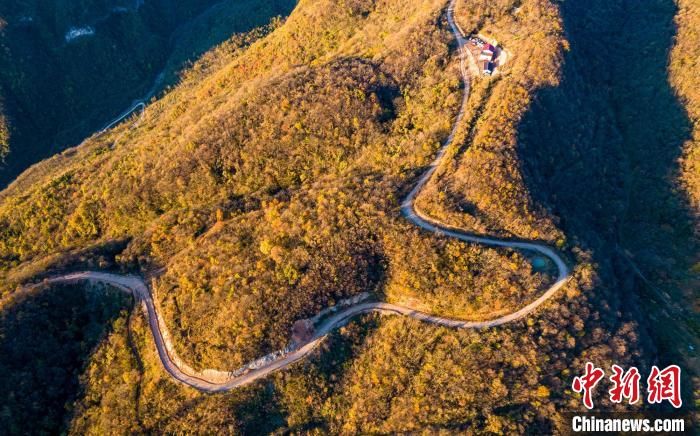 秋色|三峡百里荒：昔日“鸡肠路”如今变坦途