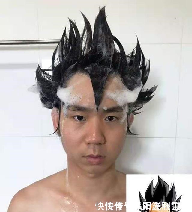 面部表情|泰国小哥Cos都很火,他在“洗澡”时利用洗头液做出各种动漫角色