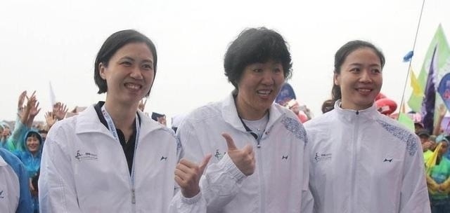 长裙|女排功勋周苏红穿长裙现身！官至副厅很低调，41岁身材高挑颜值高