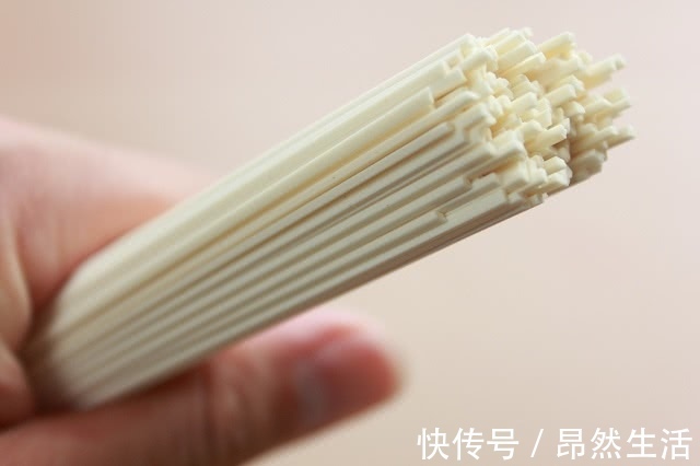 高血压患者|为什么高血压患者越来越多“罪魁祸首”不是盐和酒,而是它