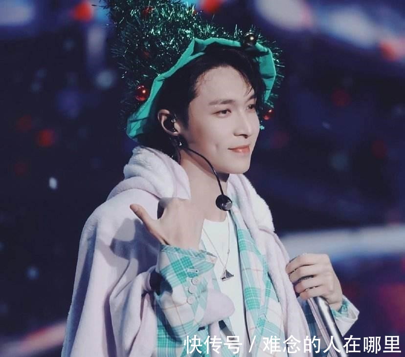 榮耀之路|張藝興帽子開花,水舞臺的燃炸表現,點燃現場的熱情。