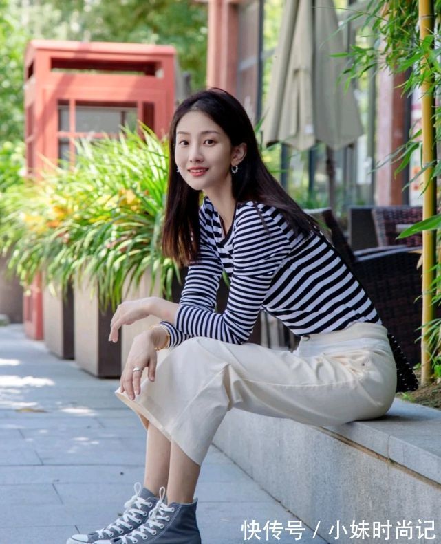 半身裙|早秋穿什么才好看?简约温柔的穿搭就很不错,减龄又有气质