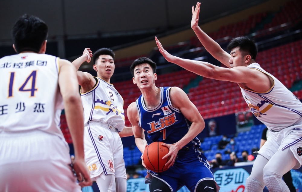 李春江|CBA再起冲突!李春江无惧马布里,土豪队大胜北控三外援