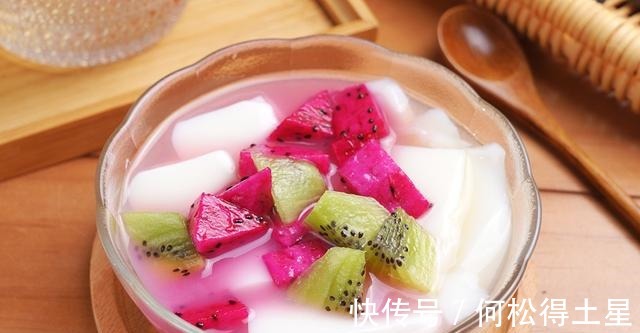 消暑|像果冻一样香甜Q弹的夏季消暑小吃,简单到零失败——牛奶冰粉!