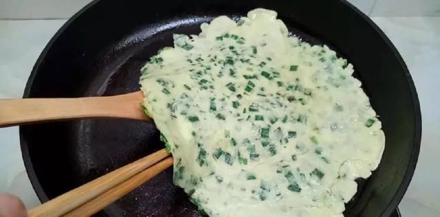 早餐新吃法,不发面不揉面,比包饺子好吃百倍,越吃越想吃太香了