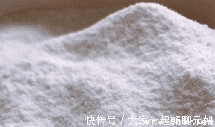 搅拌均匀|入秋后,教你在家做桂花糕,简单3步做好,香甜松软,家人都爱吃