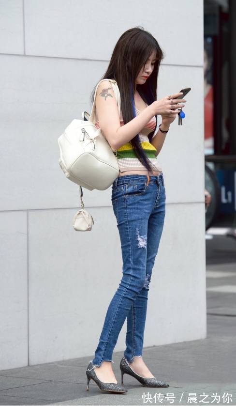 穿搭 穿衣风格很时髦的女孩,优雅的搭配美丽有气质