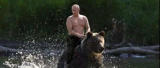 叶利钦|如果普京不反美,而是韬光养晦走亲美路线,俄罗斯会变成什么样