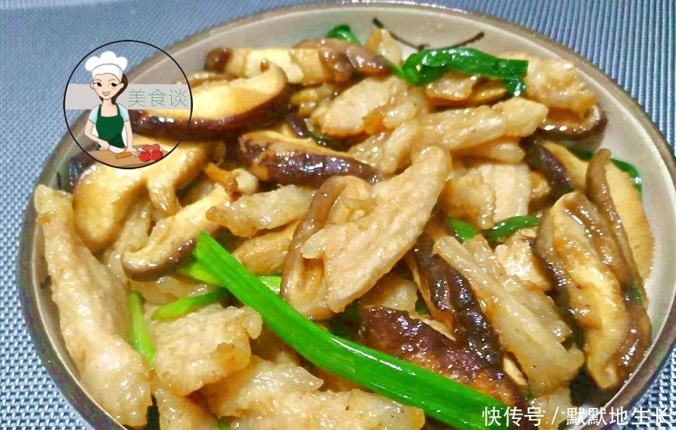 爱吃香菇放过此做法，简单炒一炒，鲜香嫩滑，连挑食的孩子都爱吃