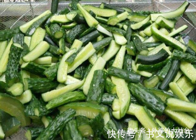 外婆用了半辈子的腌黄瓜秘方，只需简单3步，口感清脆，好吃下饭