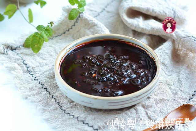 教你一款万能香辣酱,拌面卷饼炒肉丁全都用得上,每月我必熬2回