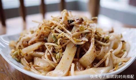 自制凉皮也可以满口留香,它的秘诀就是这个!一盘都不够吃