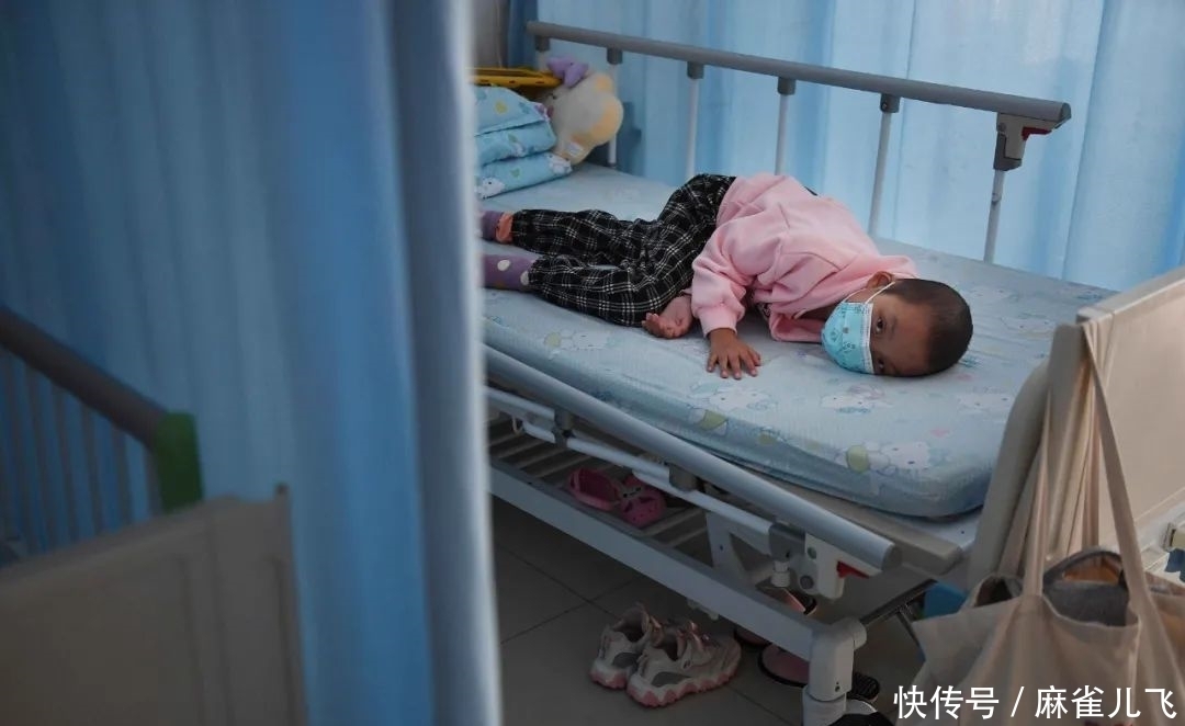 8岁女童重度感染，被医生限制进食两个月，画了一本好吃的来解馋