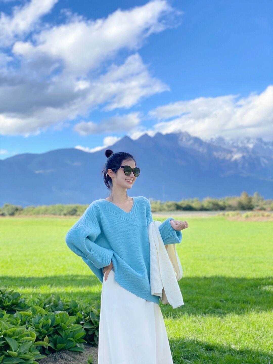 针织 温柔浪漫的小清新穿搭示范,这几套简约又日常,照着穿准没错