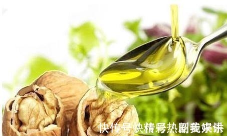 亚麻籽油|这3种油常见且很香，但尽量别给孩子吃，小心影响身体发育