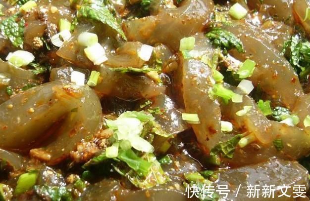 凉拌凉粉|一种降火解毒的美食,隔三差五吃上一盘,开胃解馋,给肠道洗洗澡