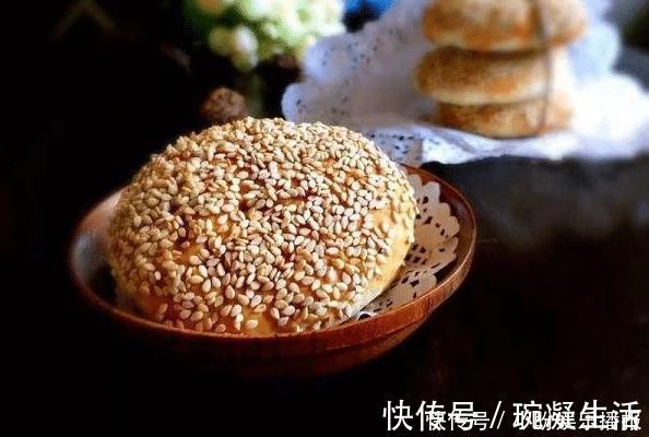 酥脆|想吃烧饼不用买，1碗面粉1碗酱，酥软咸香层次多，一顿10个不够吃