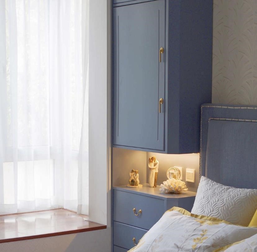 实用|卧室太小放不下床头柜？学学人家这样设计，比床头柜还实用！