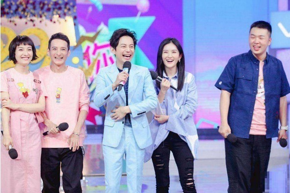 她被“轰出”快乐家族了何炅老师挥手告别,网友早就该走了