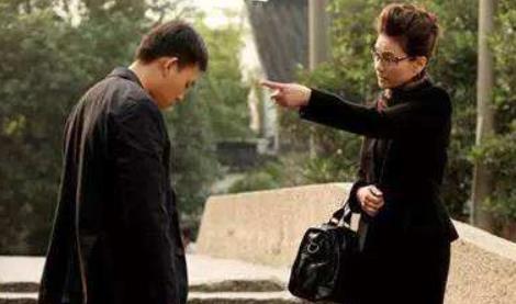 女性|宝宝出生4个月后,宝妈感觉肚子总在动,到医院检查后亲妈发飙