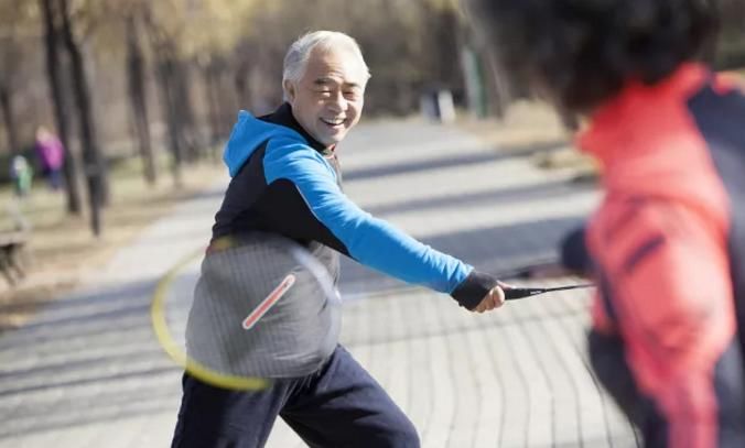  做好|50岁后，进入老年痴呆“爆发期”！少吃3物，做好4事，轻松预防