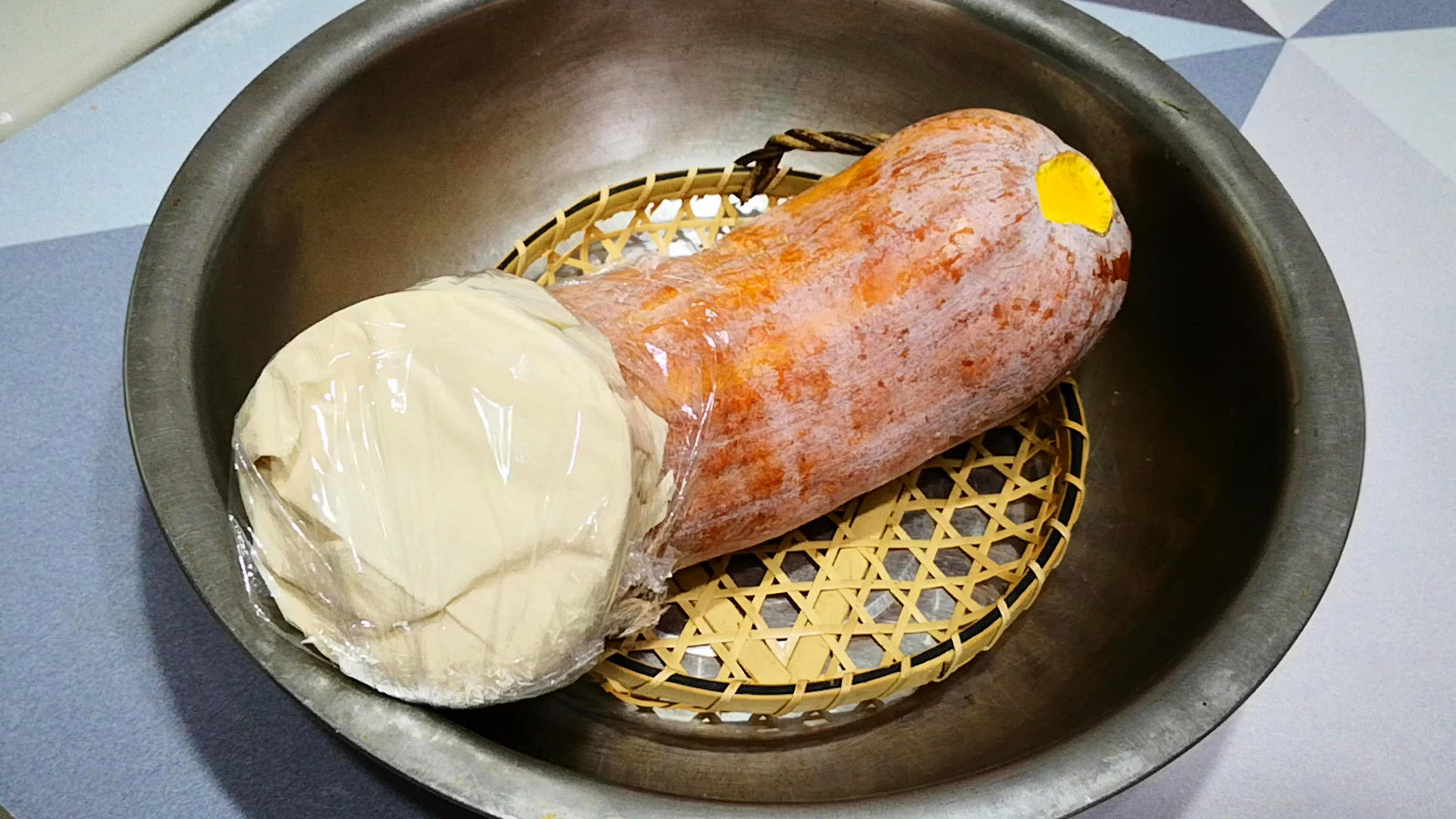 食用盐|南瓜切开吃不完，应该如何保存？教你2个土方法，南瓜不烂不发霉
