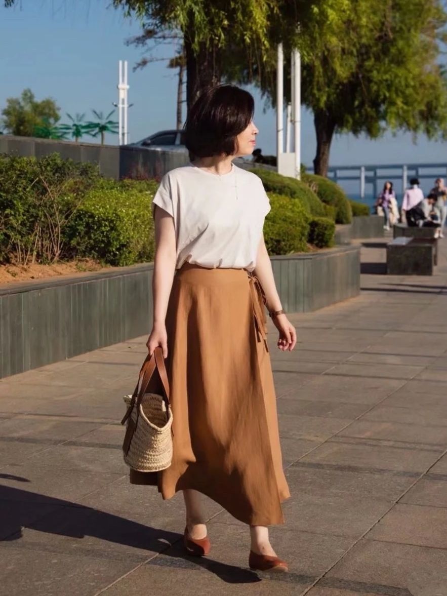 蕾丝|这才是适合60岁女人的半裙搭配，不年轻不高挑，也能令人怦然心动