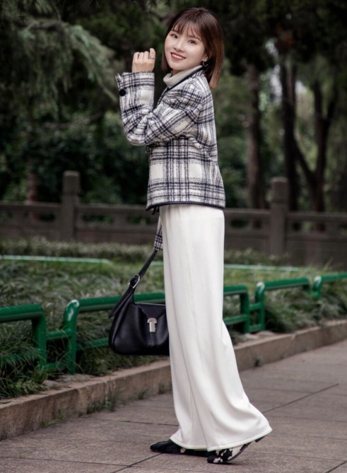 小蛮腰 冬天不要瞎打扮,学会“上短下长”的穿法才精致,拉升比例更显高