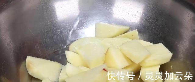 白萝卜里加一个苹果，不用一粒盐，教你最解馋的吃法，香甜又脆爽！