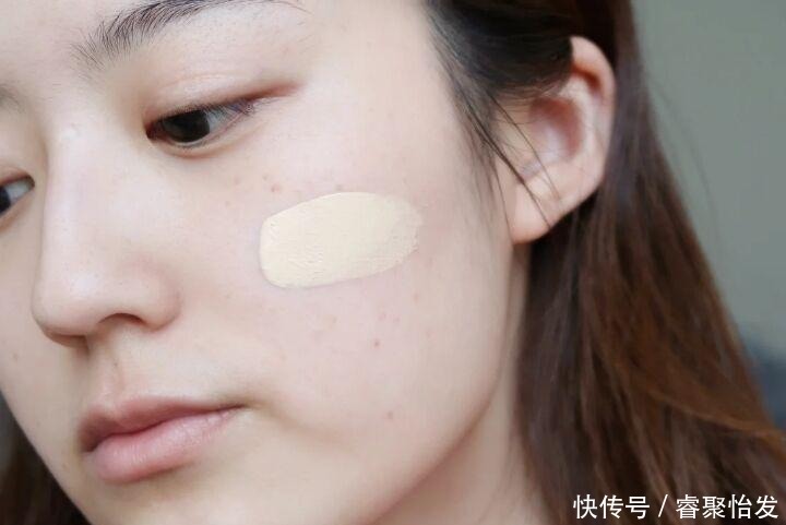 好用的大牌粉底液推荐“阿玛尼蓝标清透且遮瑕好