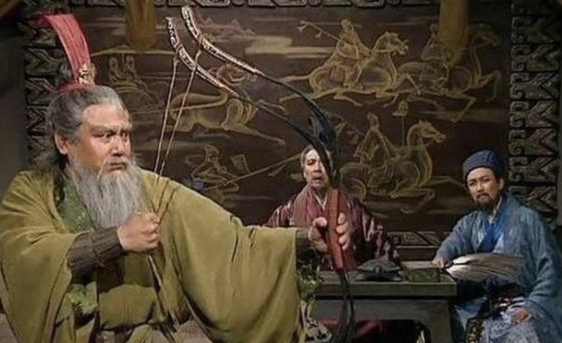 曹操|黄忠临死前大喊八个字,刘备听后想摔阿斗,赵云听后想回家!