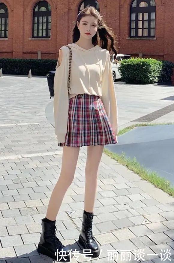 马丁靴的30个穿搭示范，可甜可盐，时髦炸了！