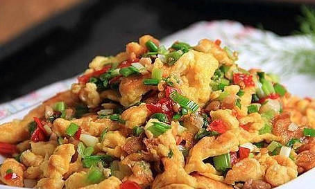 分享几道特色菜，美味下饭，倒入切片的五花肉，做法还特别简单