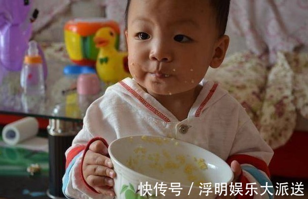 一日三餐|劝告宁可孩子渴着,3个时间也不要给娃喝水,容易积食不长个