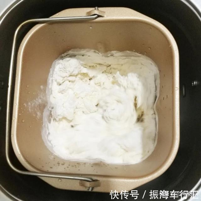 沙拉酱|肉松面包按这个配方做，松软Q弹香甜，好吃到孩子舔手指