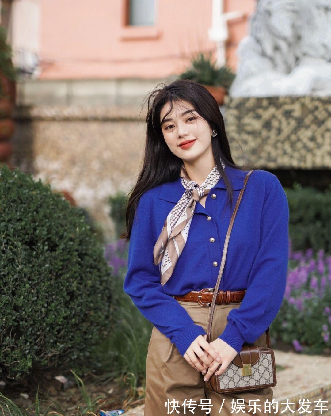 针织衫 真正洋气的女人,秋天都借鉴这几组穿搭公式,日常实用又百搭