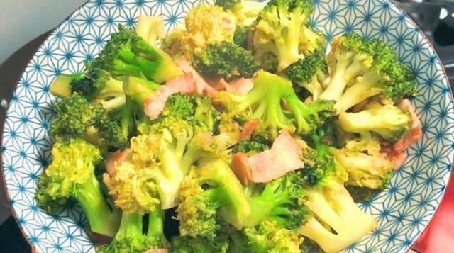 成熟|天然泻药被发现,和猪肉一起炒,隔天排宿便,经常吃体重不过百