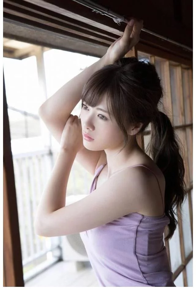29岁白石麻衣，甜美可人性感优雅，日本女神就是让人心动