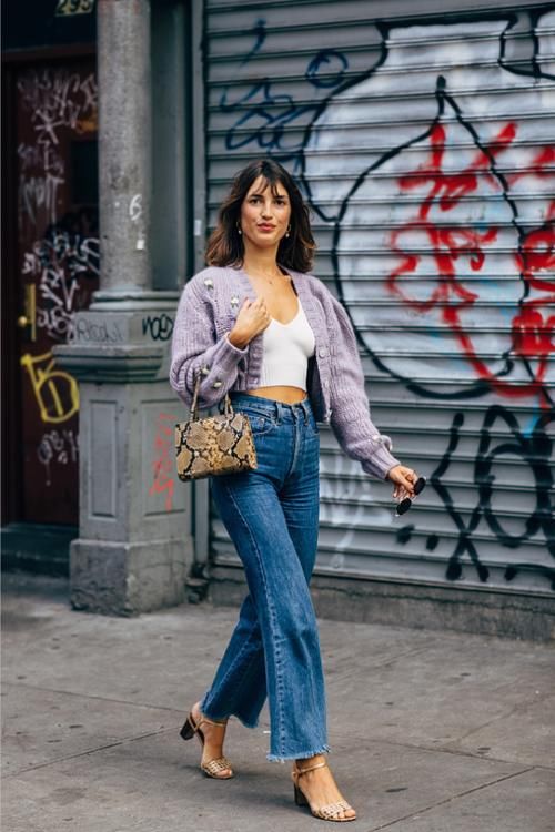开春换季潮搭：针织衫＋牛仔裤，穿着舒适又好看，时髦的人都在穿