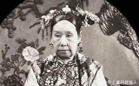 灯泡|慈禧太后第一次见到灯泡,说了2个字,连身边的太监都笑了!