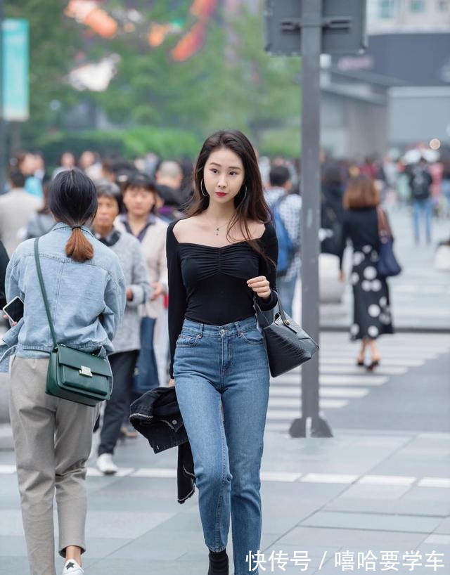 牛仔裤 休闲自在的日常穿搭,总是少不了一条简约的牛仔裤!