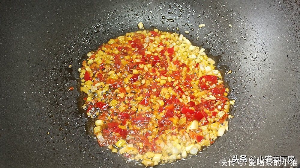 小猫教你这么做“鱼香猪肝”,做出来口感滑嫩,味道香鲜,特好吃